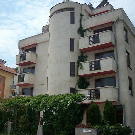 Hotel Neven Primorsko Bagian luar foto