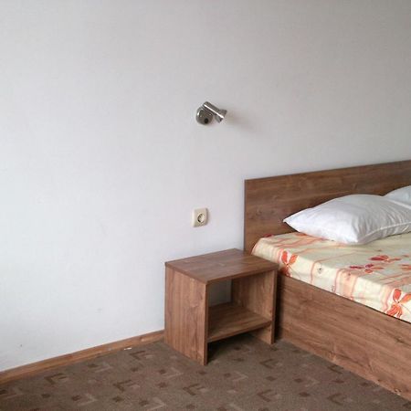 Hotel Neven Primorsko Bagian luar foto