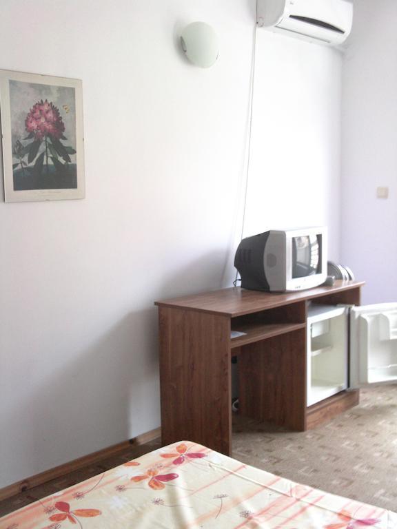 Hotel Neven Primorsko Bagian luar foto